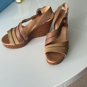 LIKE NEW Naya Wedge Sandals